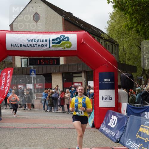 04.05.2025 - 8. Wedeler Halbmarathon Felixshl http://msf.ph/oto/7820094 04.05.2025 11:54:35 Ziel 371, 559 meine-sportfotos.de