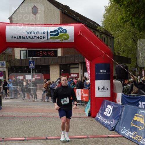 04.05.2025 - 8. Wedeler Halbmarathon Felixshl http://msf.ph/oto/7820111 04.05.2025 11:54:44 Ziel  meine-sportfotos.de