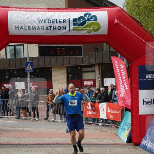 04.05.2025 - 8. Wedeler Halbmarathon Felixshl http://msf.ph/oto/7820160 04.05.2025 11:55:09 Ziel 381, 438, 842 meine-sportfotos.de