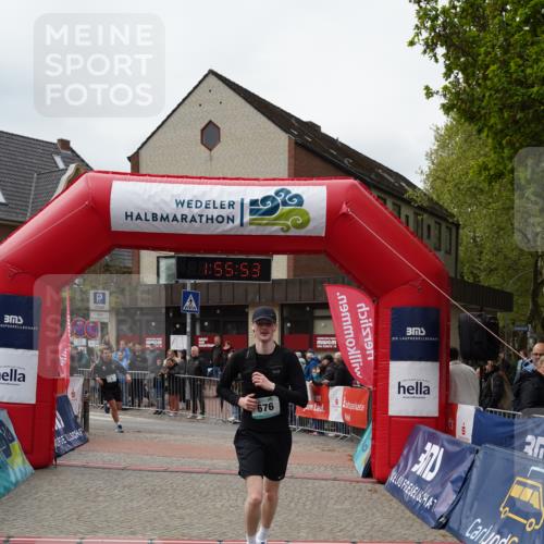 04.05.2025 - 8. Wedeler Halbmarathon Felixshl http://msf.ph/oto/7820188 04.05.2025 11:55:51 Ziel 1, 676 meine-sportfotos.de