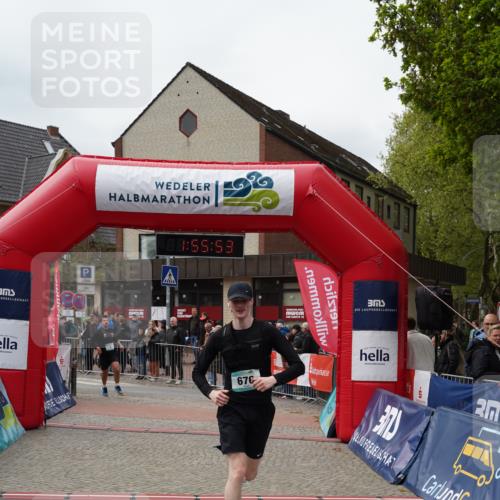 04.05.2025 - 8. Wedeler Halbmarathon Felixshl http://msf.ph/oto/7820189 04.05.2025 11:55:51 Ziel 1, 676 meine-sportfotos.de