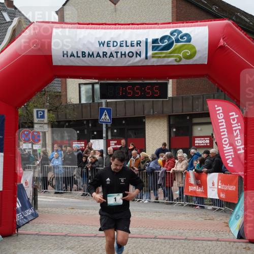 04.05.2025 - 8. Wedeler Halbmarathon Felixshl http://msf.ph/oto/7820196 04.05.2025 11:55:53 Ziel 1, 676 meine-sportfotos.de