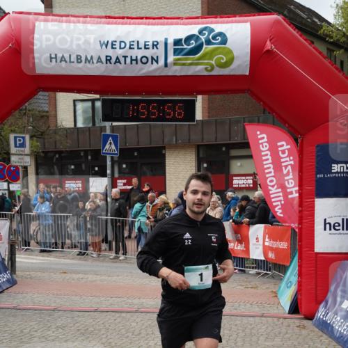 04.05.2025 - 8. Wedeler Halbmarathon Felixshl http://msf.ph/oto/7820201 04.05.2025 11:55:54 Ziel 1, 676 meine-sportfotos.de