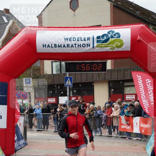 04.05.2025 - 8. Wedeler Halbmarathon Felixshl http://msf.ph/oto/7820206 04.05.2025 11:56:00 Ziel 403 meine-sportfotos.de