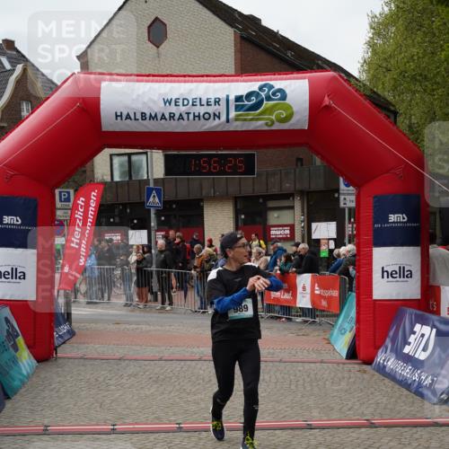 04.05.2025 - 8. Wedeler Halbmarathon Felixshl http://msf.ph/oto/7820238 04.05.2025 11:56:23 Ziel 989, 1149 meine-sportfotos.de