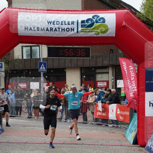 04.05.2025 - 8. Wedeler Halbmarathon Felixshl http://msf.ph/oto/7820325 04.05.2025 11:56:34 Ziel 951, 994, 1056, 1129 meine-sportfotos.de