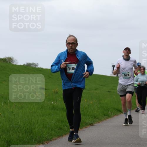04.05.2025 - 8. Wedeler Halbmarathon Yannick Fuchs http://msf.ph/oto/7820407 04.05.2025 11:27:29 Laufen 105, 524, 374, 389 meine-sportfotos.de