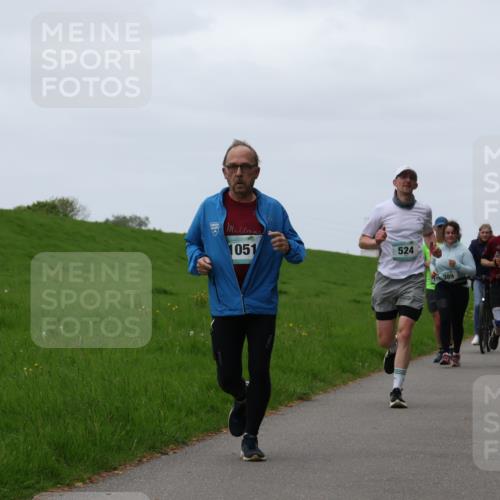 04.05.2025 - 8. Wedeler Halbmarathon Yannick Fuchs http://msf.ph/oto/7820413 04.05.2025 11:27:29 Laufen 1051, 524, 389 meine-sportfotos.de