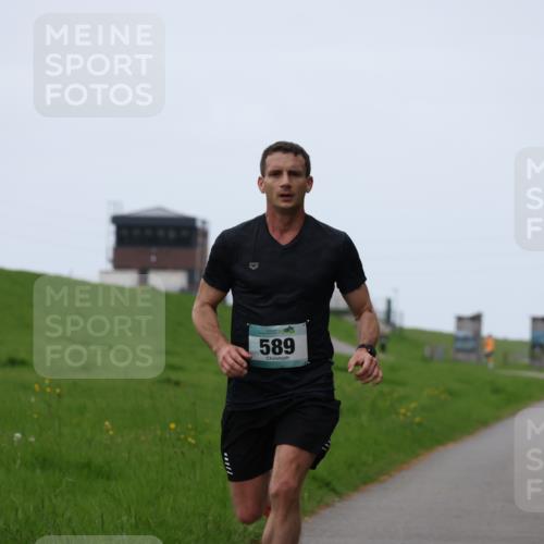 04.05.2025 - 8. Wedeler Halbmarathon Yannick Fuchs http://msf.ph/oto/7820418 04.05.2025 11:08:16 Laufen 589 meine-sportfotos.de