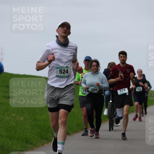 04.05.2025 - 8. Wedeler Halbmarathon Yannick Fuchs http://msf.ph/oto/7820422 04.05.2025 11:27:30 Laufen 05, 524, 19, 389, 374, 754 meine-sportfotos.de