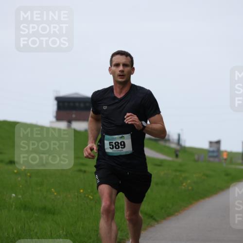 04.05.2025 - 8. Wedeler Halbmarathon Yannick Fuchs http://msf.ph/oto/7820426 04.05.2025 11:08:16 Laufen 589 meine-sportfotos.de