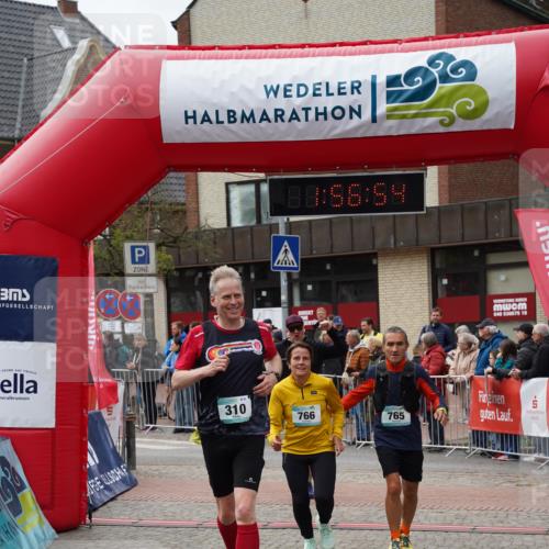 04.05.2025 - 8. Wedeler Halbmarathon Felixshl http://msf.ph/oto/7820523 04.05.2025 11:56:52 Ziel 190, 310, 765, 766 meine-sportfotos.de