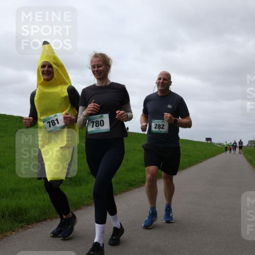04.05.2025 - 8. Wedeler Halbmarathon Yannick Fuchs http://msf.ph/oto/7820540 04.05.2025 12:04:45 Laufen 781, 780, 282, 370 meine-sportfotos.de