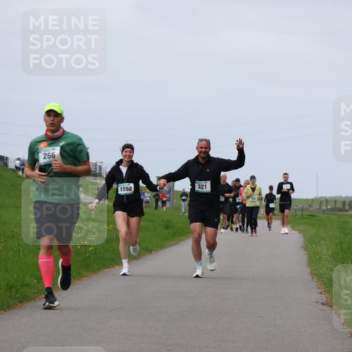 04.05.2025 - 8. Wedeler Halbmarathon Yannick Fuchs http://msf.ph/oto/7820551 04.05.2025 11:50:52 Laufen 266, 321, 14 meine-sportfotos.de