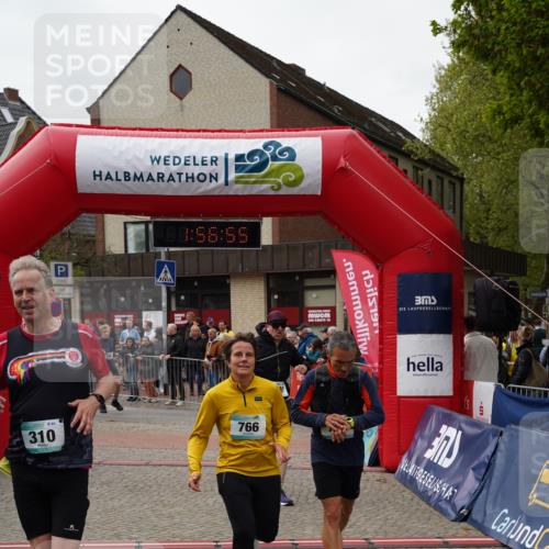 04.05.2025 - 8. Wedeler Halbmarathon Felixshl http://msf.ph/oto/7820587 04.05.2025 11:56:53 Ziel 148, 190, 310, 420, 765, 766 meine-sportfotos.de
