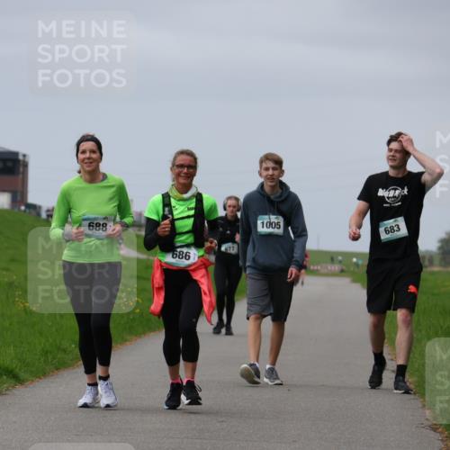 04.05.2025 - 8. Wedeler Halbmarathon Yannick Fuchs http://msf.ph/oto/7820594 04.05.2025 12:04:53 Laufen 688, 686, 1005, 683 meine-sportfotos.de