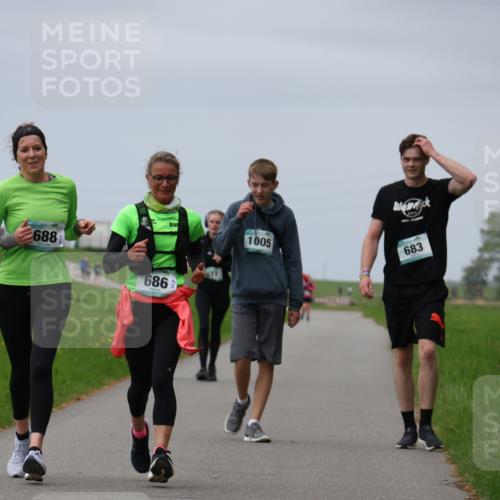 04.05.2025 - 8. Wedeler Halbmarathon Yannick Fuchs http://msf.ph/oto/7820607 04.05.2025 12:04:54 Laufen 688, 686, 1005, 683 meine-sportfotos.de