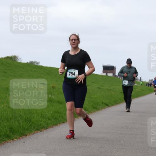 04.05.2025 - 8. Wedeler Halbmarathon Yannick Fuchs http://msf.ph/oto/7820698 04.05.2025 11:27:41 Laufen 754, 824 meine-sportfotos.de