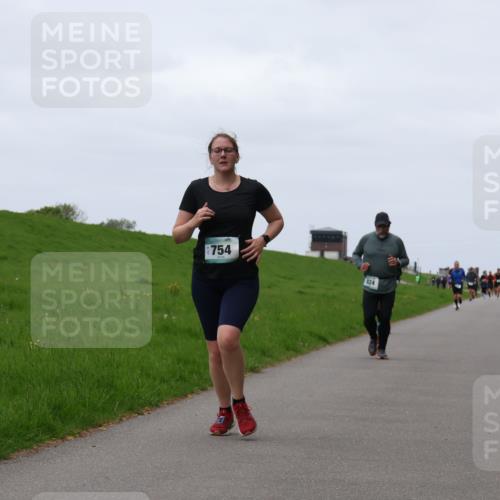 04.05.2025 - 8. Wedeler Halbmarathon Yannick Fuchs http://msf.ph/oto/7820702 04.05.2025 11:27:41 Laufen 754, 824 meine-sportfotos.de