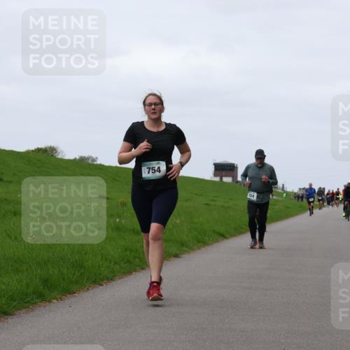 04.05.2025 - 8. Wedeler Halbmarathon Yannick Fuchs http://msf.ph/oto/7820708 04.05.2025 11:27:41 Laufen 754, 824 meine-sportfotos.de