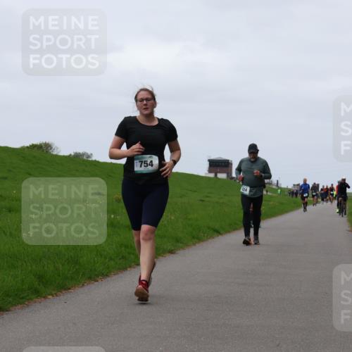 04.05.2025 - 8. Wedeler Halbmarathon Yannick Fuchs http://msf.ph/oto/7820711 04.05.2025 11:27:42 Laufen 754, 824 meine-sportfotos.de