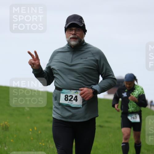 04.05.2025 - 8. Wedeler Halbmarathon Yannick Fuchs http://msf.ph/oto/7820814 04.05.2025 11:27:45 Laufen 824, 267 meine-sportfotos.de