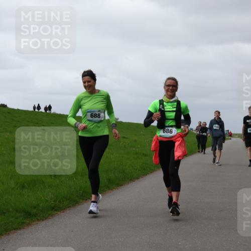 04.05.2025 - 8. Wedeler Halbmarathon Yannick Fuchs http://msf.ph/oto/7820824 04.05.2025 12:04:59 Laufen 688, 686, 683 meine-sportfotos.de