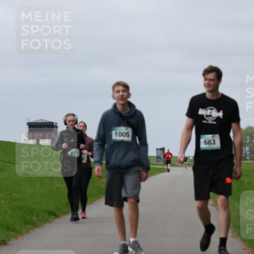 04.05.2025 - 8. Wedeler Halbmarathon Yannick Fuchs http://msf.ph/oto/7820847 04.05.2025 12:05:02 Laufen 677, 1005, 683 meine-sportfotos.de