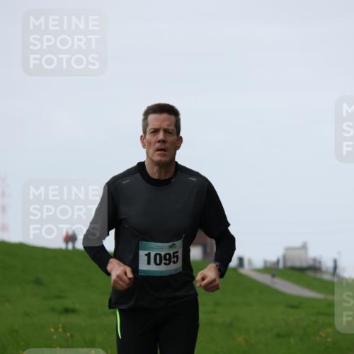 04.05.2025 - 8. Wedeler Halbmarathon Yannick Fuchs http://msf.ph/oto/7820861 04.05.2025 11:09:23 Laufen 1095 meine-sportfotos.de
