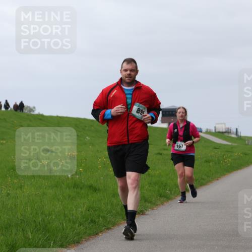 04.05.2025 - 8. Wedeler Halbmarathon Yannick Fuchs http://msf.ph/oto/7820939 04.05.2025 12:05:49 Laufen 891, 167 meine-sportfotos.de