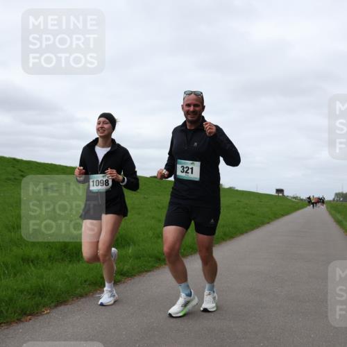 04.05.2025 - 8. Wedeler Halbmarathon Yannick Fuchs http://msf.ph/oto/7821000 04.05.2025 11:51:06 Laufen 1098, 321 meine-sportfotos.de