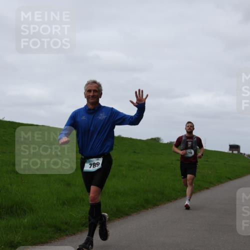 04.05.2025 - 8. Wedeler Halbmarathon Yannick Fuchs http://msf.ph/oto/7821001 04.05.2025 11:27:59 Laufen 789, 70 meine-sportfotos.de
