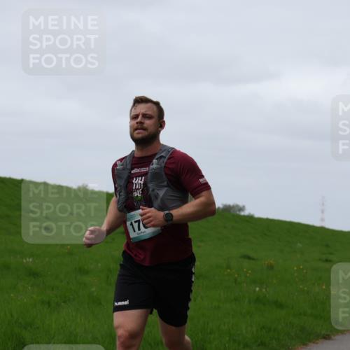 04.05.2025 - 8. Wedeler Halbmarathon Yannick Fuchs http://msf.ph/oto/7821028 04.05.2025 11:28:00 Laufen 176 meine-sportfotos.de