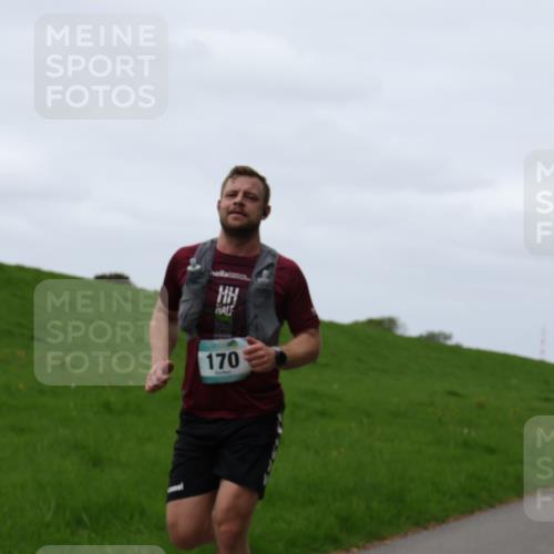 04.05.2025 - 8. Wedeler Halbmarathon Yannick Fuchs http://msf.ph/oto/7821052 04.05.2025 11:28:00 Laufen 170 meine-sportfotos.de