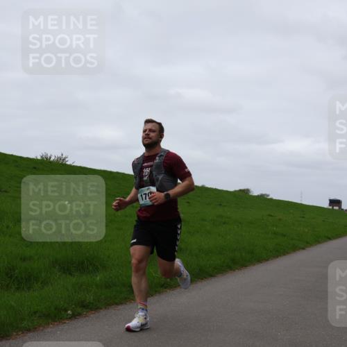 04.05.2025 - 8. Wedeler Halbmarathon Yannick Fuchs http://msf.ph/oto/7821066 04.05.2025 11:28:00 Laufen 170 meine-sportfotos.de