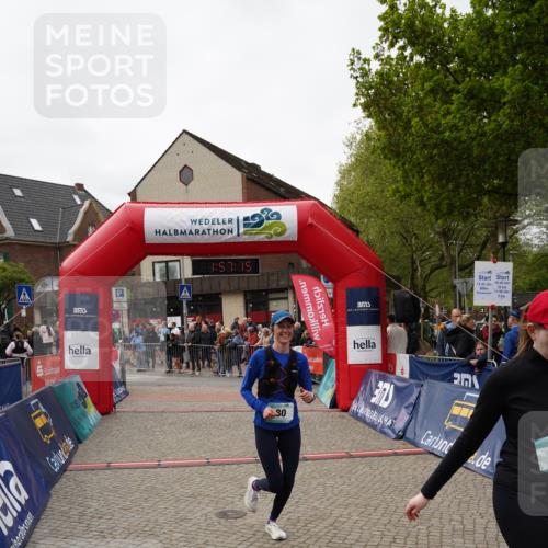 04.05.2025 - 8. Wedeler Halbmarathon Felixshl http://msf.ph/oto/7821112 04.05.2025 11:57:13 Ziel 80, 306 meine-sportfotos.de