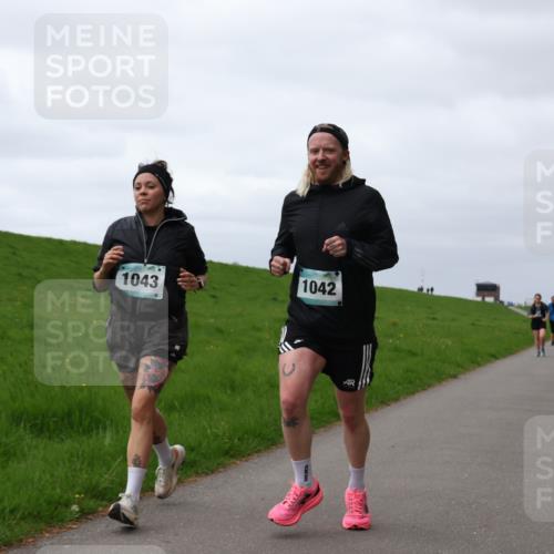 04.05.2025 - 8. Wedeler Halbmarathon Yannick Fuchs http://msf.ph/oto/7821350 04.05.2025 12:06:59 Laufen 1043, 1042 meine-sportfotos.de