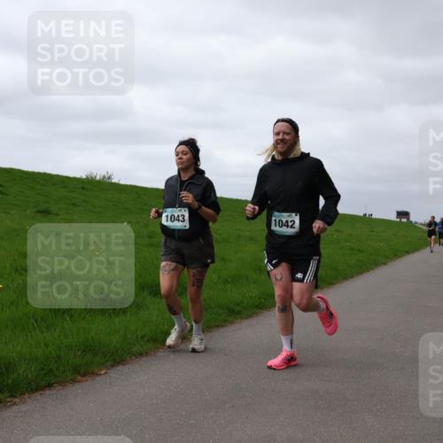 04.05.2025 - 8. Wedeler Halbmarathon Yannick Fuchs http://msf.ph/oto/7821363 04.05.2025 12:06:59 Laufen 1043, 1042 meine-sportfotos.de