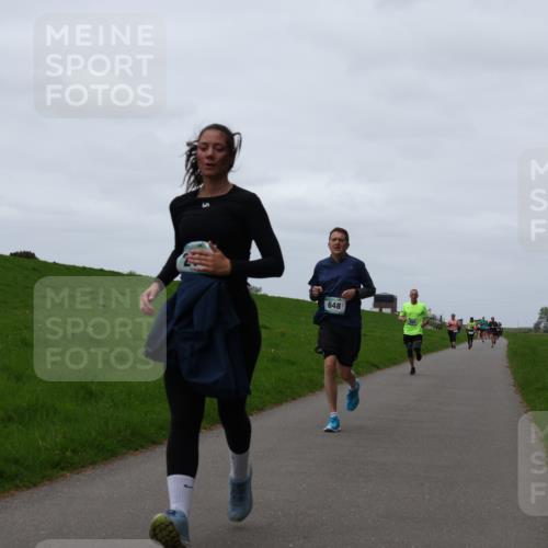 04.05.2025 - 8. Wedeler Halbmarathon Yannick Fuchs http://msf.ph/oto/7821389 04.05.2025 11:28:24 Laufen 648 meine-sportfotos.de
