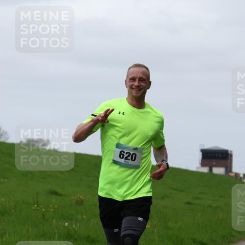 04.05.2025 - 8. Wedeler Halbmarathon Yannick Fuchs http://msf.ph/oto/7821473 04.05.2025 11:28:27 Laufen 620 meine-sportfotos.de