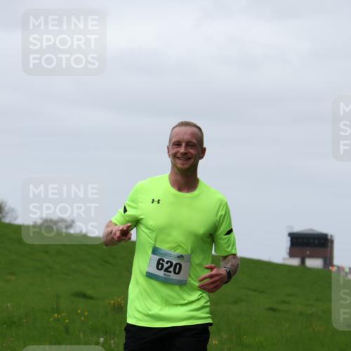04.05.2025 - 8. Wedeler Halbmarathon Yannick Fuchs http://msf.ph/oto/7821481 04.05.2025 11:28:28 Laufen 620 meine-sportfotos.de