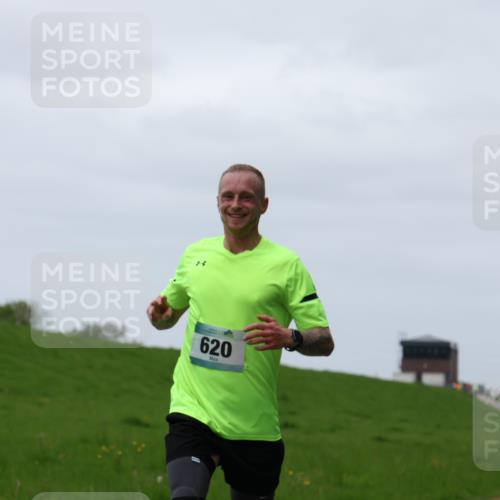 04.05.2025 - 8. Wedeler Halbmarathon Yannick Fuchs http://msf.ph/oto/7821488 04.05.2025 11:28:28 Laufen 620 meine-sportfotos.de