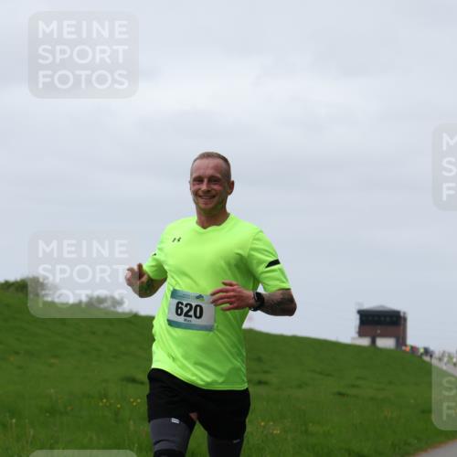 04.05.2025 - 8. Wedeler Halbmarathon Yannick Fuchs http://msf.ph/oto/7821491 04.05.2025 11:28:28 Laufen 620 meine-sportfotos.de