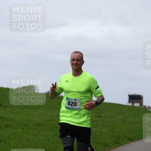 04.05.2025 - 8. Wedeler Halbmarathon Yannick Fuchs http://msf.ph/oto/7821496 04.05.2025 11:28:28 Laufen 620 meine-sportfotos.de