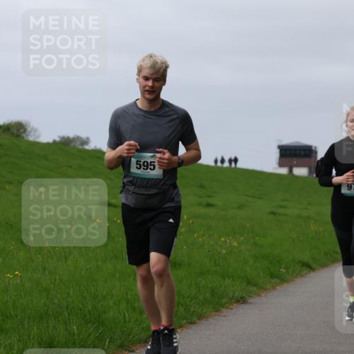 04.05.2025 - 8. Wedeler Halbmarathon Yannick Fuchs http://msf.ph/oto/7821543 04.05.2025 12:07:26 Laufen 595, 974 meine-sportfotos.de