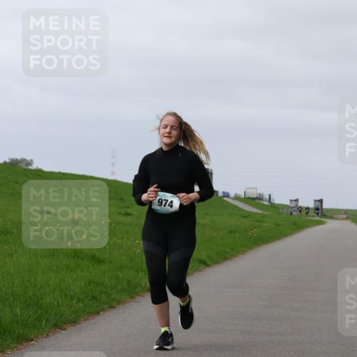 04.05.2025 - 8. Wedeler Halbmarathon Yannick Fuchs http://msf.ph/oto/7821598 04.05.2025 12:07:28 Laufen 974 meine-sportfotos.de
