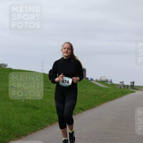 04.05.2025 - 8. Wedeler Halbmarathon Yannick Fuchs http://msf.ph/oto/7821604 04.05.2025 12:07:28 Laufen 974 meine-sportfotos.de