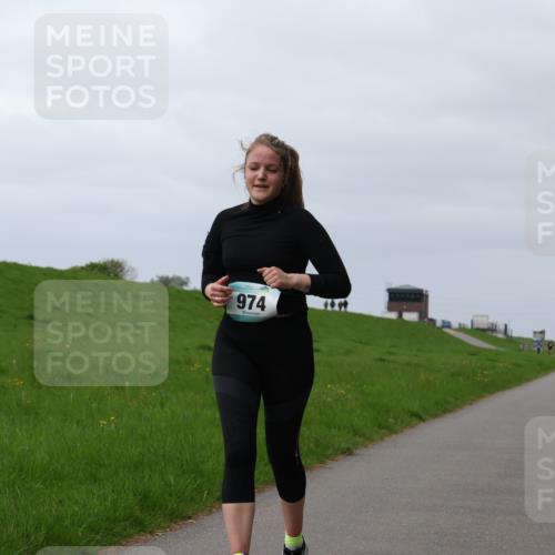 04.05.2025 - 8. Wedeler Halbmarathon Yannick Fuchs http://msf.ph/oto/7821643 04.05.2025 12:07:30 Laufen 974 meine-sportfotos.de