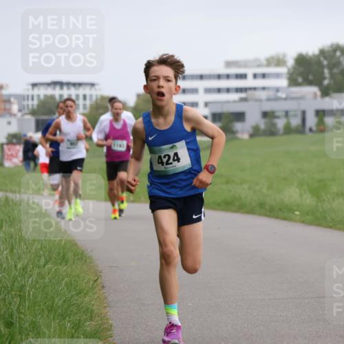 04.05.2025 - 8. Wedeler Halbmarathon Yannick Fuchs http://msf.ph/oto/7821677 04.05.2025 11:10:16 Laufen 1103, 424 meine-sportfotos.de