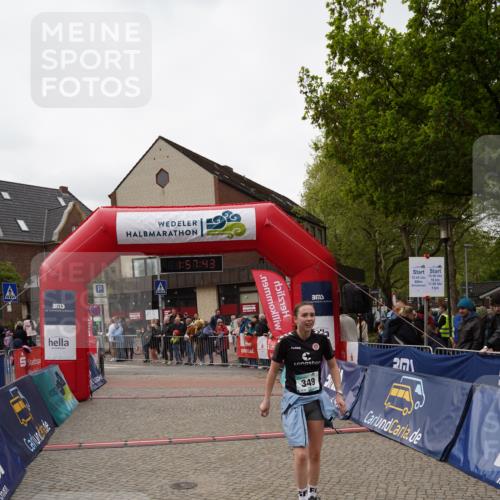04.05.2025 - 8. Wedeler Halbmarathon Felixshl http://msf.ph/oto/7821760 04.05.2025 11:57:41 Ziel 349, 590, 606, 1147 meine-sportfotos.de